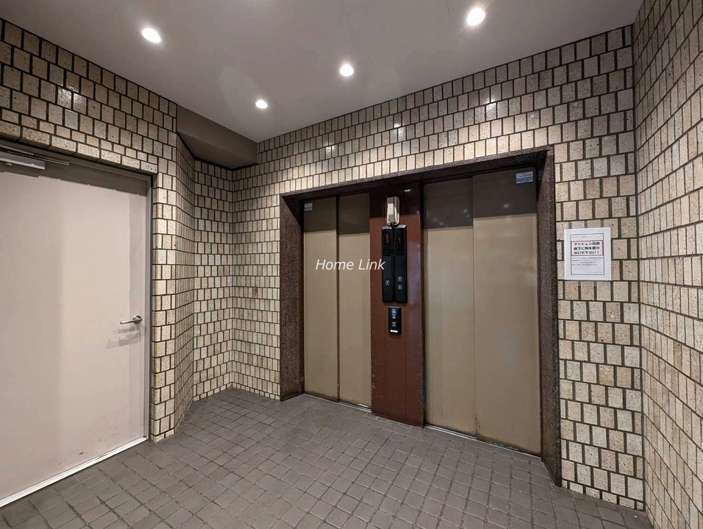 小豆沢ローズハイム　エレベーターホール(2基)